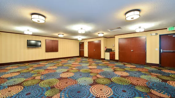 Holiday Inn Express Portland SE - Clackamas Area | Oregon - Portland (ve civarı) - Gladstone