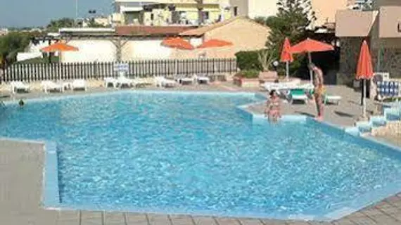 Hotel Haris | Girit Adası - Hanya (bölge) - Hanya