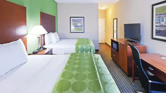 La Quinta Inn & Suites Cleveland | Teksas - Conroe (ve civarı) - Cleveland