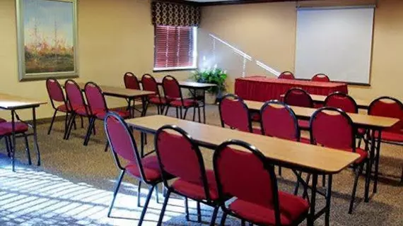 Kensington Inn & Suites | Ohio - Cleveland (ve civarı) - Mayfield Heights