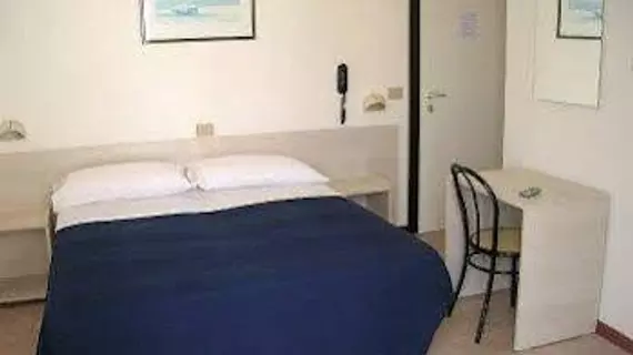 Hotel Continental | Marche - Pesaro and Urbino (vilayet) - Pesaro