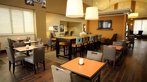 Hampton Inn & Suites Orlando-East UCF | Florida - Orlando (ve civarı) - Orlando