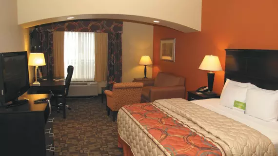 La Quinta Inn & Suites by Wyndham Tulsa Airpt / Expo Square | Oklahoma - Tulsa (ve civarı) - Tulsa