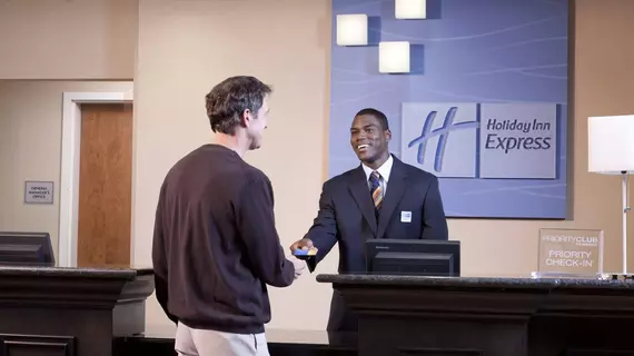 Holiday Inn Express Newton | Kansas - Wichita (ve civarı) - Newton