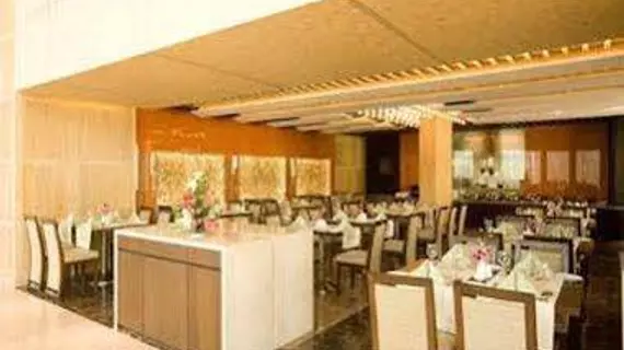 Ramada Powai Hotel & Convention Centre | Maharaştra - Raigad - Bombay (ve civarı) - Bombay - Powai