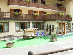 Orovacanze Hotel Villa Emma | Trentino-Alto Adige - Trento İli - Canazei