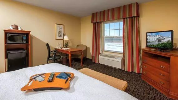 Hampton Inn & Suites Rockland ME | Maine - Camden (ve civarı) - Thomaston