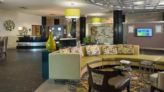 Holiday Inn Express & Suites Kansas City Airport | Missouri - Kansas City (ve civarı) - Kansas