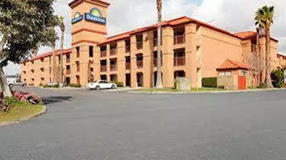 Days Inn Fontana / Rialto | Kaliforniya - San Bernardino County - San Bernardino (ve civarı) - Rialto