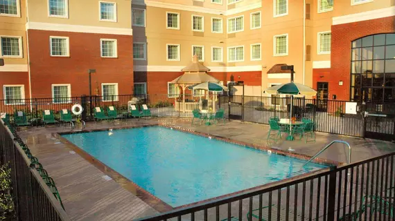 Staybridge Suites Sacramento Airport Natomas | Kaliforniya - Sacramento (ve civarı) - Sacramento