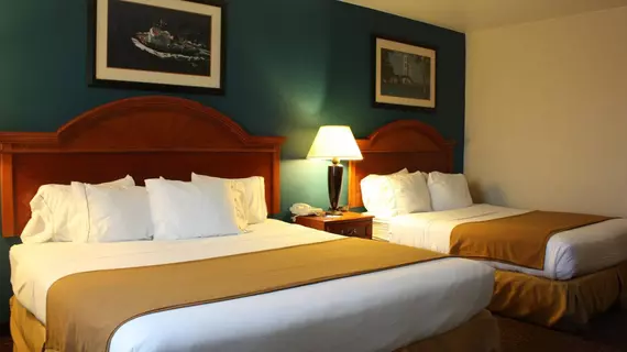 Holiday Inn Express Mackinaw City | Michigan - Mackinaw City