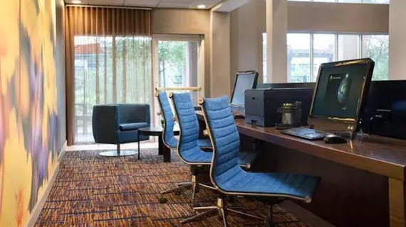 Courtyard by Marriott San Francisco Airport/Oyster Point Waterfront | Kaliforniya - San Fransisko (ve civarı) - South San Francisco