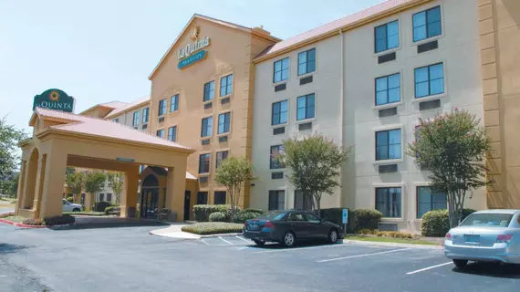 La Quinta Inn and Suites Round Rock South | Teksas - Austin (ve civarı) - Austin