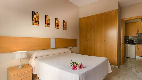 Apartmentos Turisticos Covadonga | Andalucia - Seville İli - Bormujos