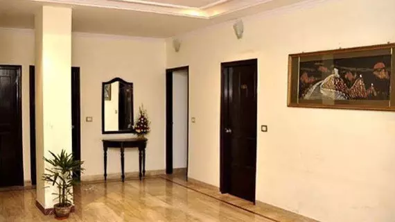 Hotel Sarthak Palace | Batı Delhi - Ulusal Eyalet Başkenti Delhi - Delhi (ve civarı) - Yeni Delhi - Karol Bagh