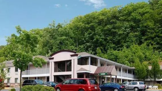 Quality Inn & Suites Torrington | Connecticut - Torrington (ve civarı) - Torrington