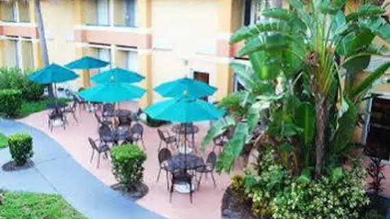 Baymont Inn and Suites Florida Mall | Florida - Orlando (ve civarı) - International Drive