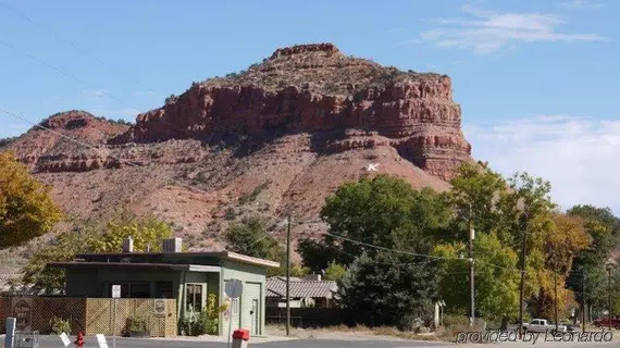 Aikens Lodge | Utah - Kanab