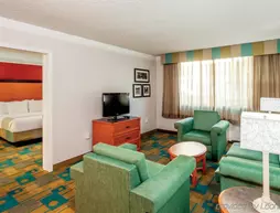 La Quinta Inn & Suites Seattle Sea-Tac Airport | Washington - Seattle (ve dolayları) - SeaTac