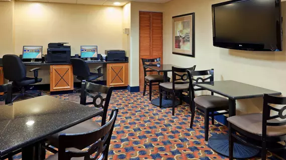 Holiday Inn Express Hotel & Suites West Long Branch | New Jersey - Manalapan Township - Red Bank - Tinton Falls (ve civarı) - Colts Neck - Ocean Township