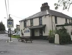 Holland Arms Hotel | Galler - Gaerwen - Pentre Berw