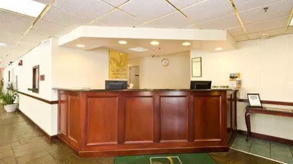 Quality Inn & Suites Laurel | Maryland - Baltimore (ve civarı) - Laurel