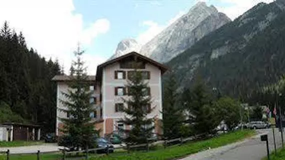 Hotel Villa Agomer | Trentino-Alto Adige - Trento İli - Canazei