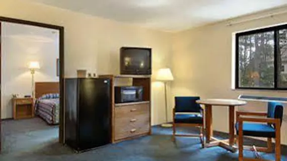 Days Inn Brunswick | Maine - Boothbay Harbor (ve civarı) - Brunswick