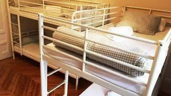 Rooms Argüelles 58 - Hostel | Madrid Özerk Topluluğu - Madrid (ve civarı) - Centro - Malasana