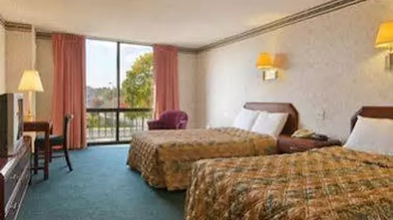 Days Inn Chester | Pensilvanya - Bucks County - Philadelphia (ve civarı) - Chester