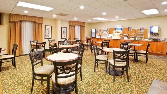 Holiday Inn Express Fairhope - Point Clear | Alabama - Mobile (ve civarı) - Fairhope