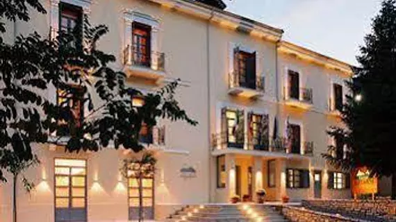 Hotel Helmos | Batı Yunanistan - Achaea (bölge) - Kalavrita