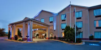 Holiday Inn Express Hotel & Suites Hiawassee