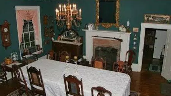 Hall Place Bed & Breakfast | Kentucky - Bowling Green (ve civarı) - Glasgow