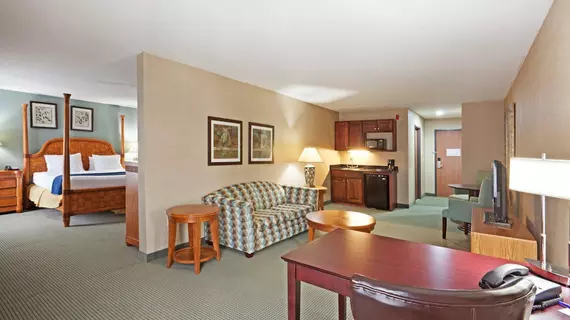 Holiday Inn Express and Suites Meriden | Connecticut - Hartford (ve civarı) - Meriden