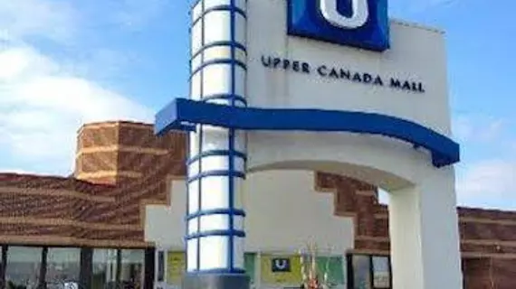 Comfort Inn Newmarket | Ontario - Toronto (ve civarı) - Newmarket