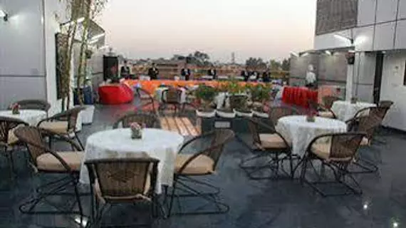 Rockland Hotel - Panchsheel Enclave | Batı Delhi - Ulusal Eyalet Başkenti Delhi - Delhi (ve civarı) - Yeni Delhi