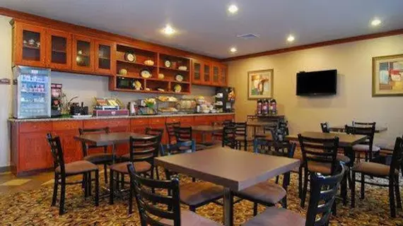 Comfort Inn & Suites Muncie | Indiana - Muncie (ve civarı) - Muncie