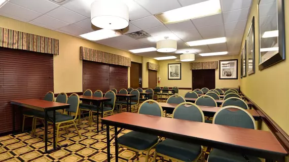 Best Western Galleria Inn & Suites Memphis | Tennessee - Memphis (ve civarı) - Memphis