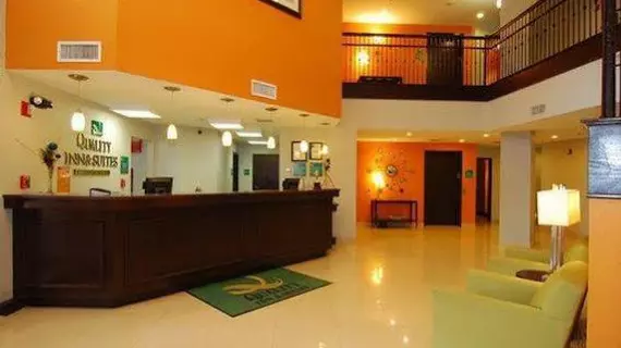 Quality Suites Sulphur | Louisiana - Lake Charles (ve civarı) - Sulphur