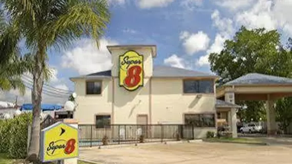 Super 8 Houston Willowbrook | Teksas - Houston (ve civarı) - Houston