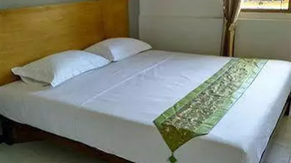 Santo Guest House | Doğu Cava - Surabaya