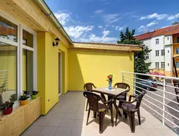 Hotel Grand | Prag - Městská čast Praha 3 (en büyük Prag ilçesi) - Zizkov