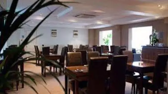 Days Hotel Chester North | Galler - Deeside - Garden City