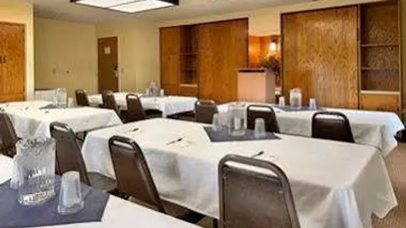 Clarion Inn & Suites Clackamas | Oregon - Portland (ve civarı) - Clackamas - Sunnyside