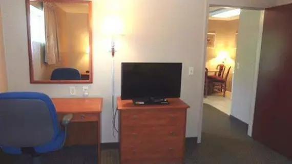 Econo Lodge Inn & Suites I-35 at Shawnee Mission | Kansas - Kansas City (ve civarı) - Mission