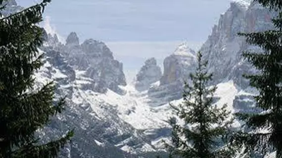 Hotel Lorenzetti | Trentino-Alto Adige - Trento İli - Madonna di Campiglio