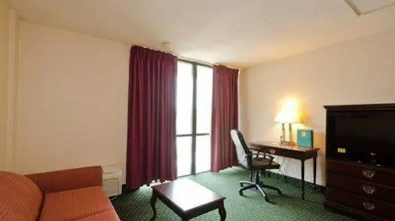 Quality Inn & Suites Laurel | Maryland - Baltimore (ve civarı) - Laurel