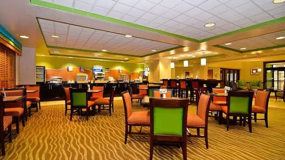 Holiday Inn Express Atlanta Ne I85 Clairmont | Georgia - Atlanta (ve civarı) - Atlanta