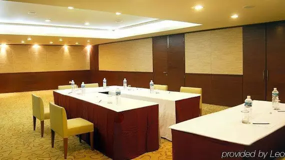 Hotel The Clover | Haryana - Gurugram (ve civarı) - Gurugram